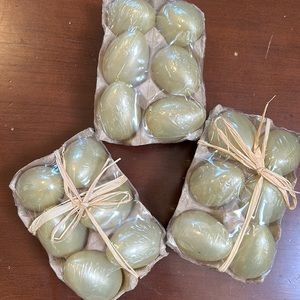 NEW 18 plastic eggs - Easter